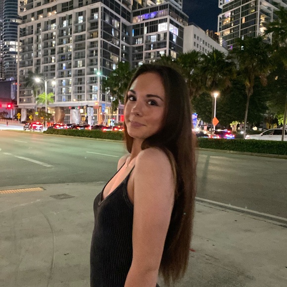 Meet your Posher, Halley - Picture 4 of 5